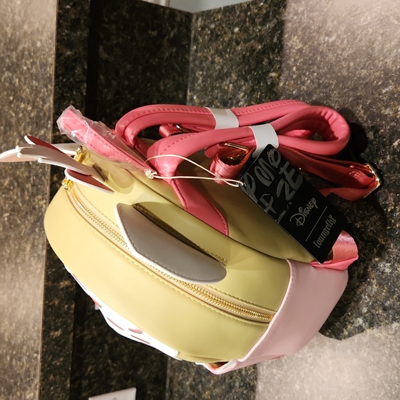 NWT Disney Loungefly Aristocats Marie sweet Cupcake mini backpack 🧁 SO CUTE 😍
